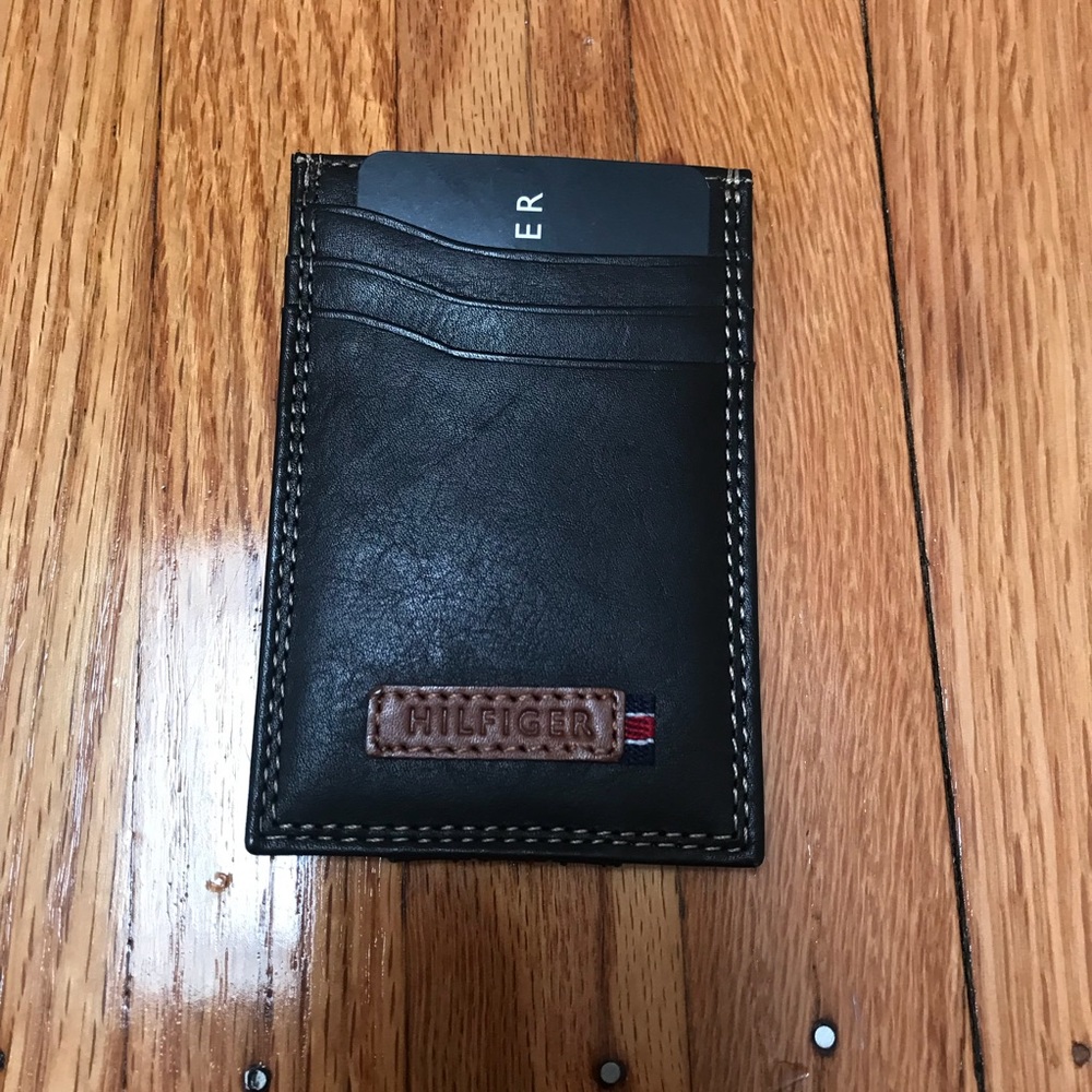 NWOT TOMMY HILFIGER BLACK CARD CASE